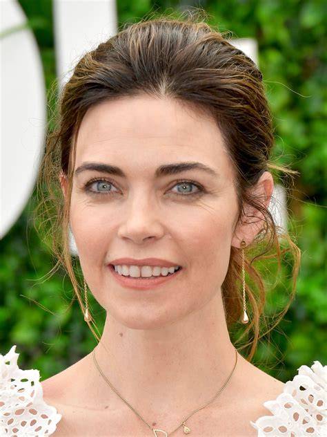 Amelia Heinle 